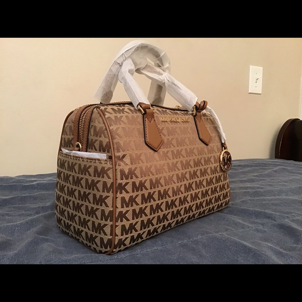 Michael Kors Bedford Large Duffel Satchel Bag - Picture 5 of 6